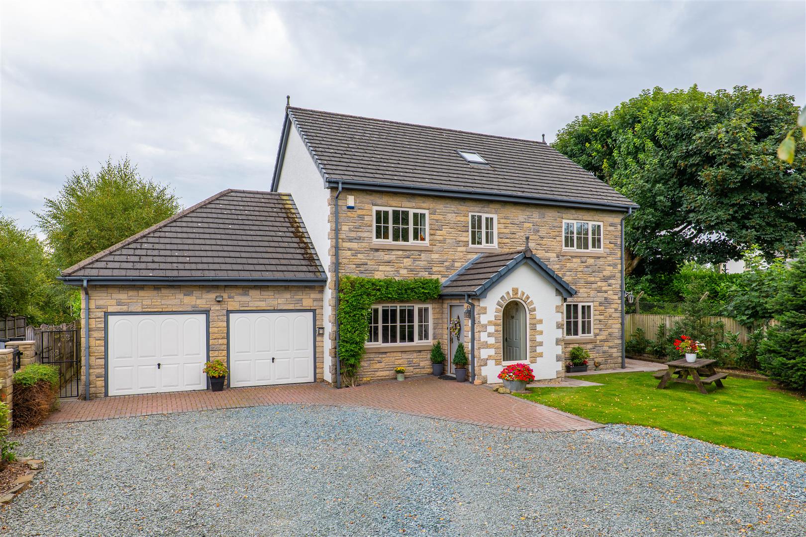 5 bed property in Stocks Court, Chorley